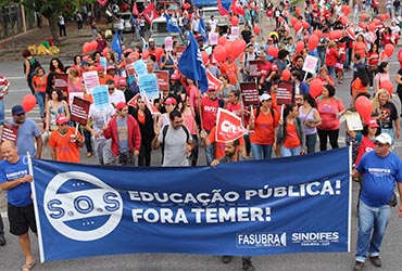 Cinco mil pessoas marcham em Belo Horizonte (MG) contra desmonte do Brasil
